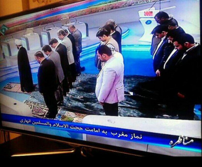 نماز جماعت در برنامه مناظره